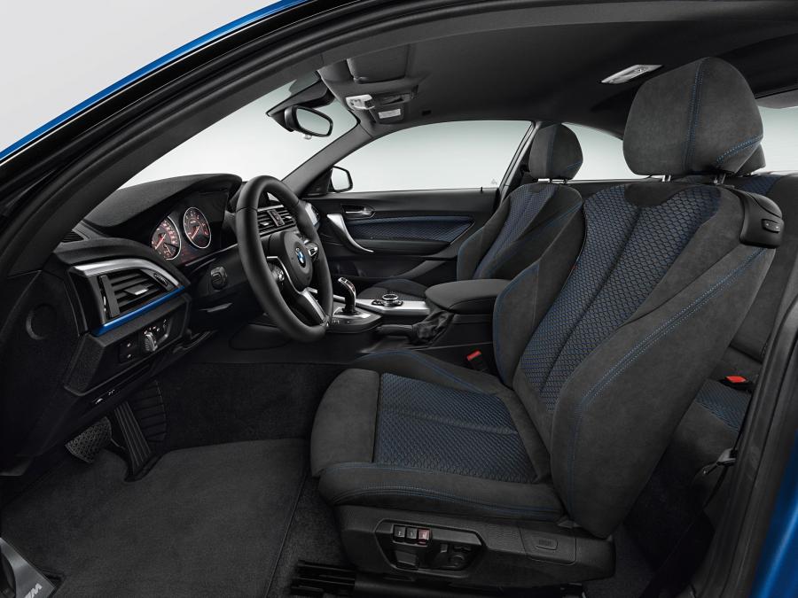  BMW 220d Coupe M Sport Package 2014 года  (фото 2 из 3)